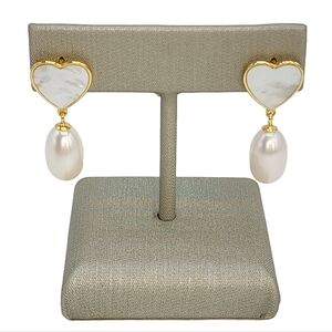 18K Gold Plated White Freshwater Pearl Leverback Earrings‎ Mother Of Pearl Heart